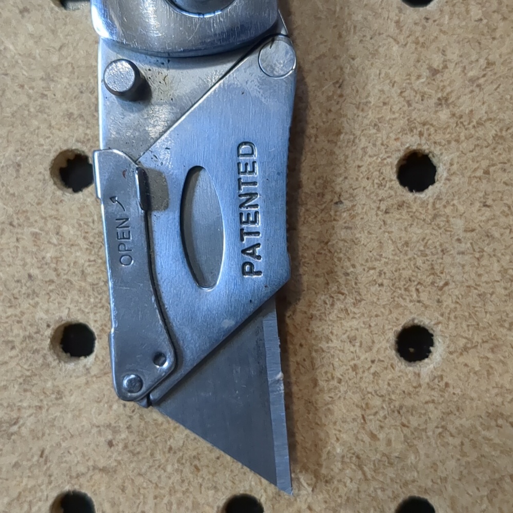 Craftsman Lock Back Utility Box Knife - Picture 4 of 4